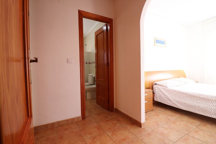 Image No.18-3 Bed Villa for sale