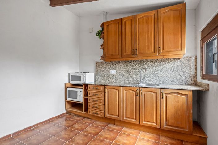 Image No.40-4 Bed Country Property for sale