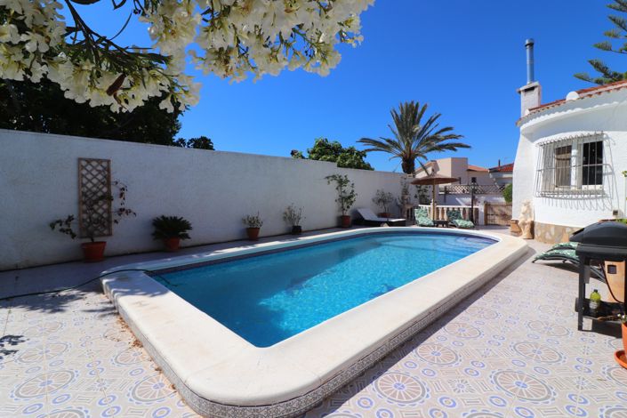 Image No.2-3 Bed Villa for sale