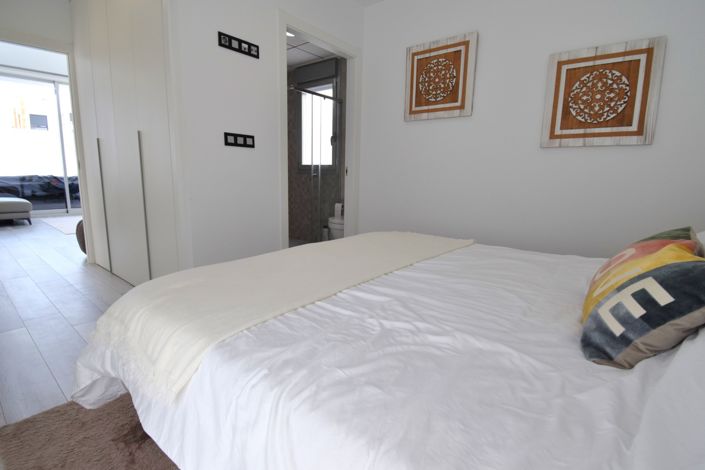 Image No.13-4 Bed Villa for sale