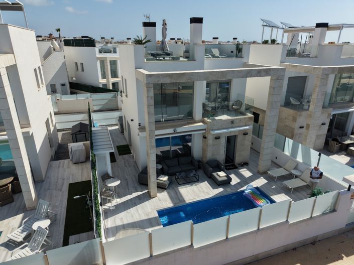 Image No.29-4 Bed Villa for sale