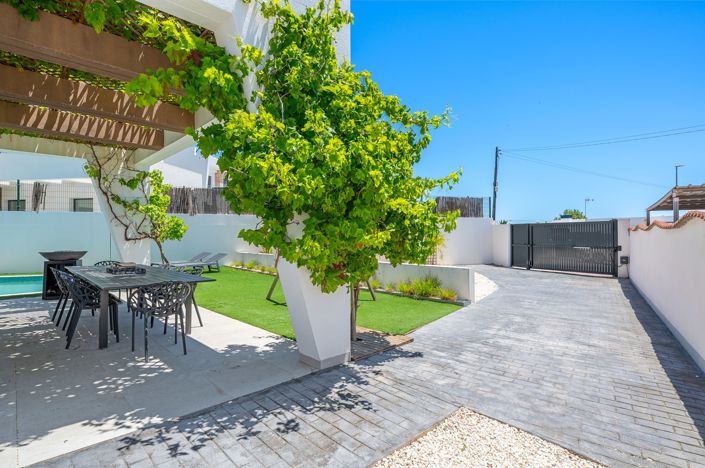 Image No.6-4 Bed Villa for sale