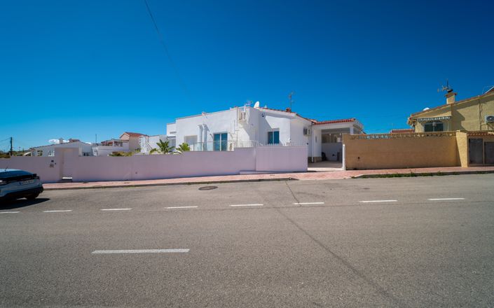 Image No.16-2 Bed Bungalow for sale