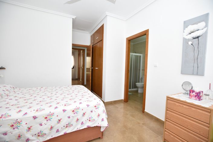 Image No.14-3 Bed Apartment for sale