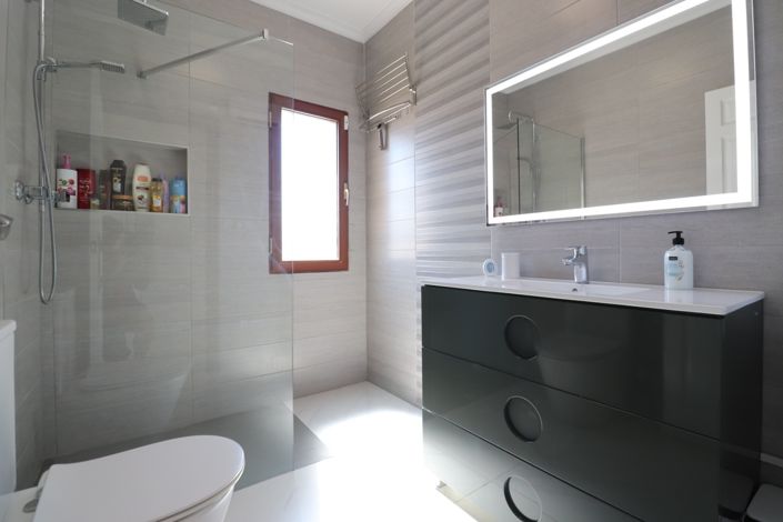Image No.18-3 Bed Villa for sale