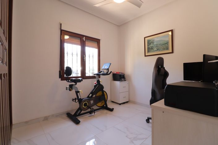 Image No.19-3 Bed Villa for sale