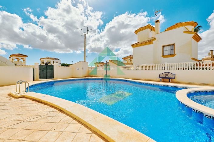 Image No.2-3 Bed Villa for sale