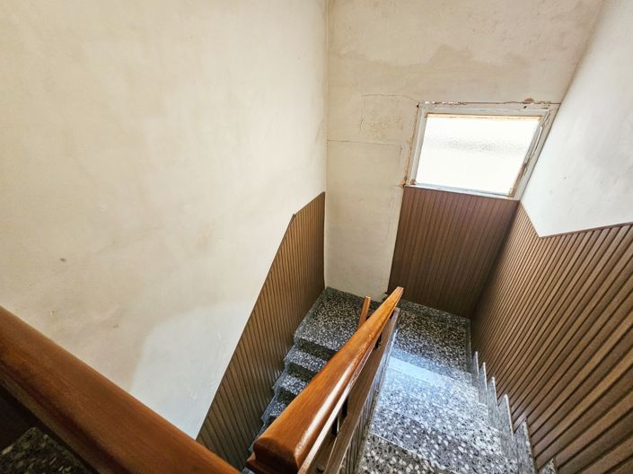 Image No.5-7 Bed Property for sale