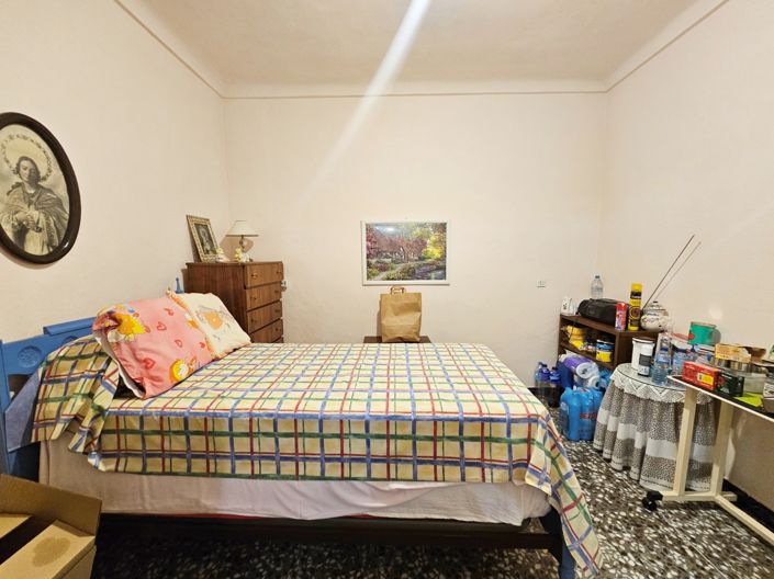Image No.7-7 Bed Property for sale