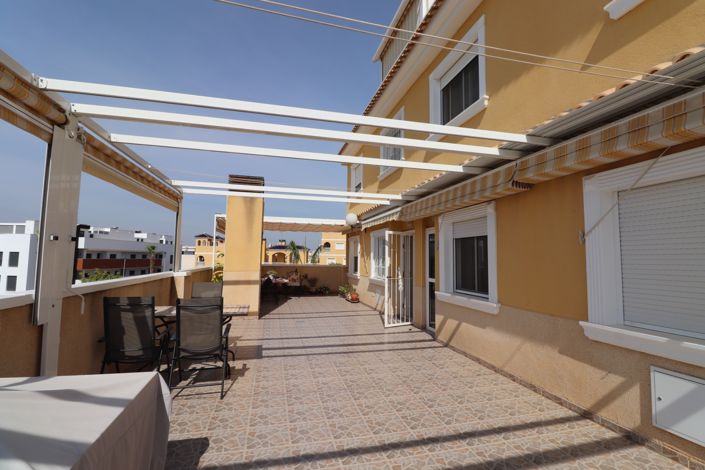 Image No.19-2 Bed Townhouse for sale