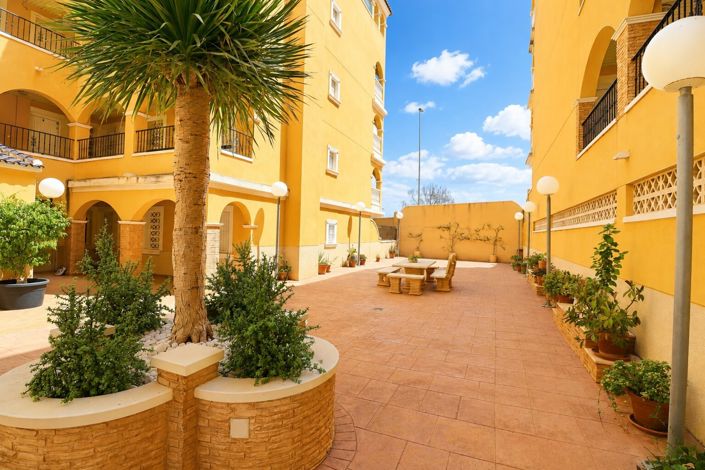 Image No.20-2 Bed Apartment for sale