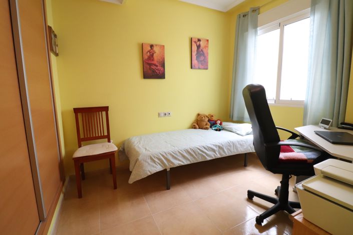 Image No.18-3 Bed Apartment for sale