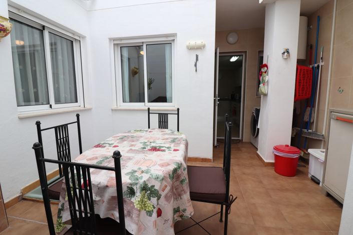 Image No.20-3 Bed Apartment for sale