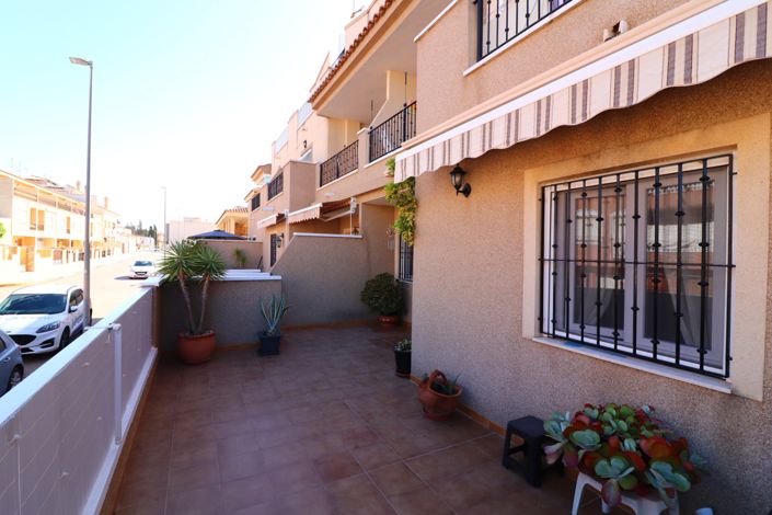 Image No.25-3 Bed Apartment for sale