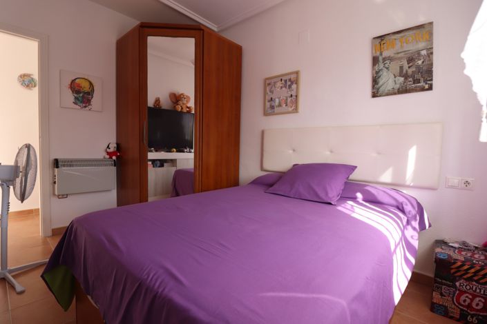 Image No.12-2 Bed Property for sale
