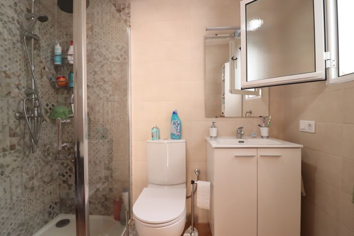 Image No.13-2 Bed Property for sale