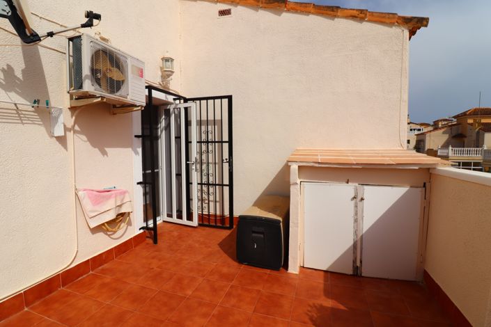 Image No.21-2 Bed Property for sale