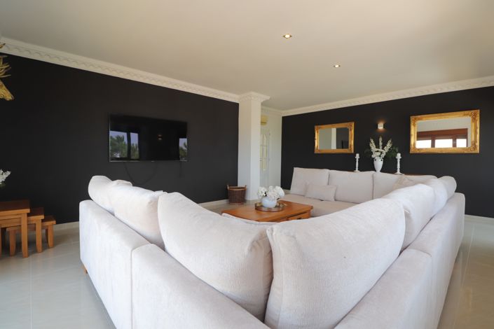 Image No.12-6 Bed Villa for sale