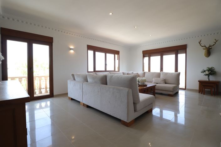 Image No.13-6 Bed Villa for sale