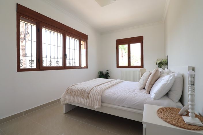 Image No.16-6 Bed Villa for sale