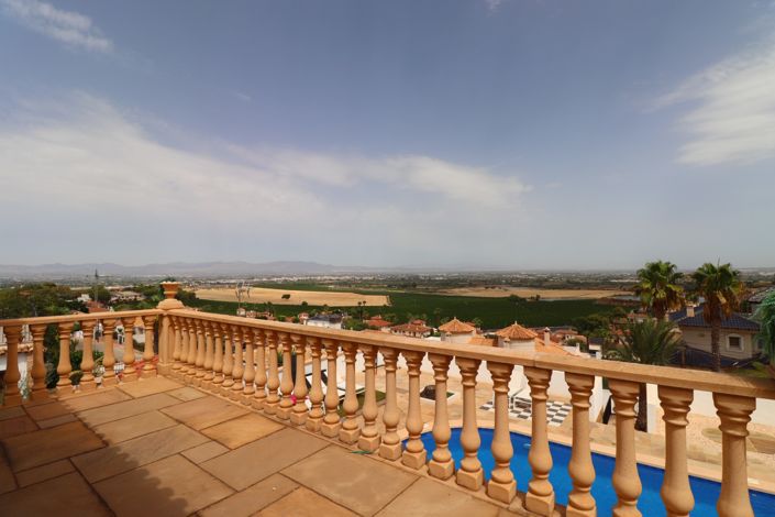 Image No.2-6 Bed Villa for sale