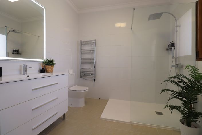Image No.24-6 Bed Villa for sale