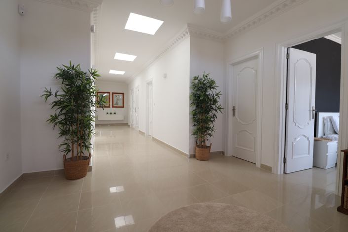 Image No.5-6 Bed Villa for sale
