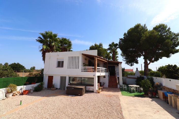 Image No.30-4 Bed Country Property for sale