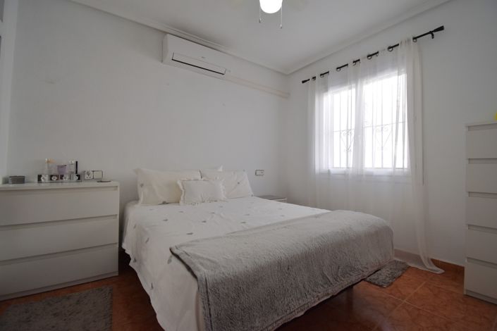 Image No.7-2 Bed Property for sale