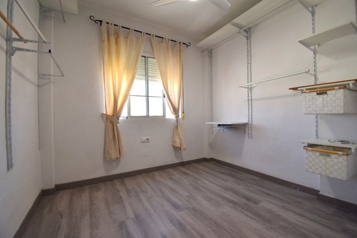 Image No.12-3 Bed Villa for sale