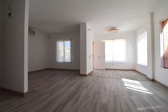 Image No.6-3 Bed Villa for sale