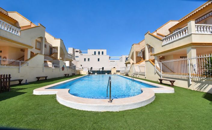 Image No.2-Appartement de 2 chambres à vendre à Orihuela Costa