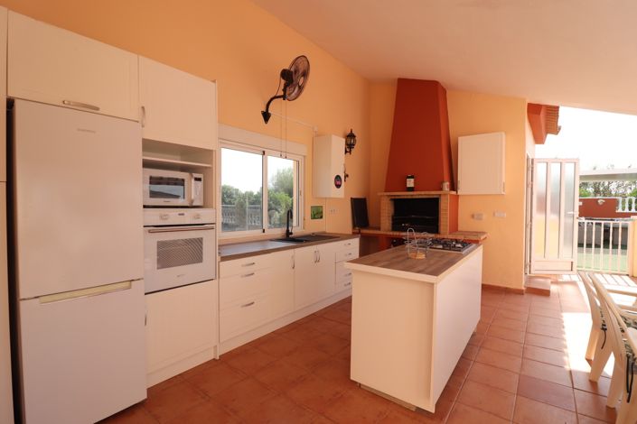 Image No.23-3 Bed Country Property for sale