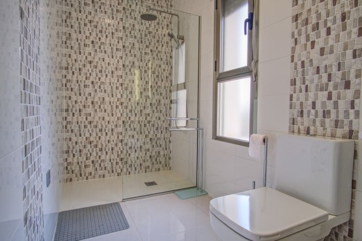 Image No.13-3 Bed Property for sale