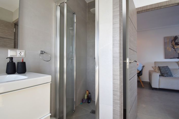 Image No.10-4 Bed Apartment for sale