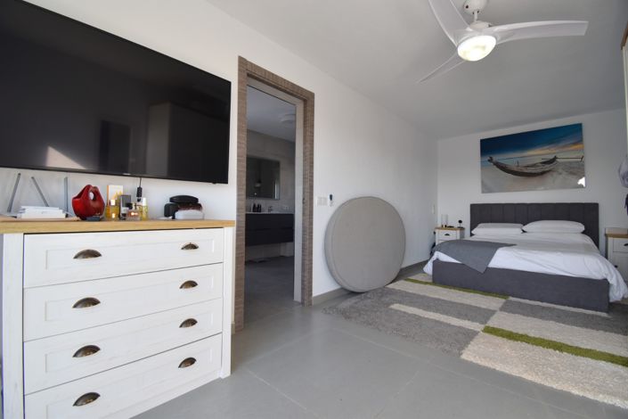 Image No.18-4 Bed Apartment for sale