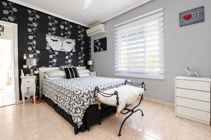 Image No.11-3 Bed Villa for sale