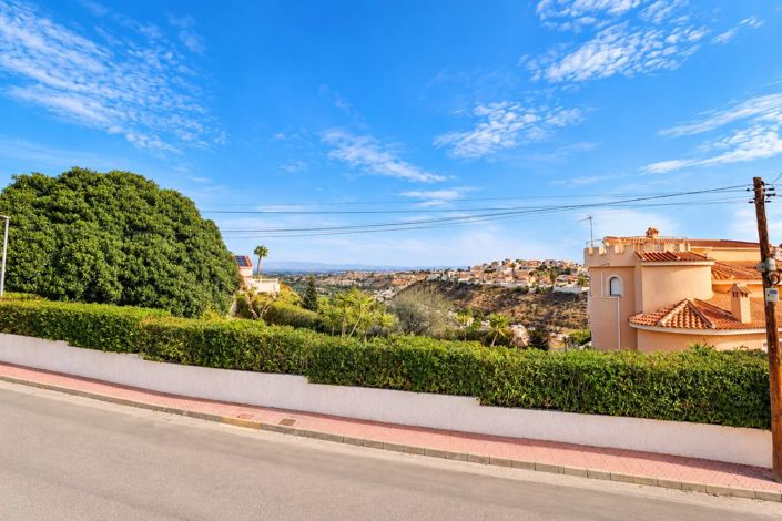 Image No.3-3 Bed Villa for sale