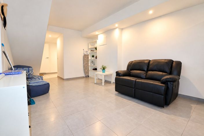 Image No.20-3 Bed Townhouse for sale
