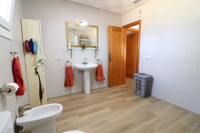 Image No.16-3 Bed Country Property for sale