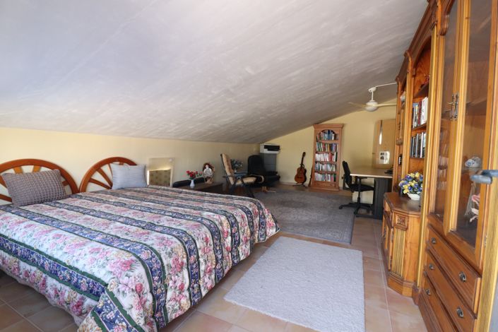 Image No.18-3 Bed Country Property for sale