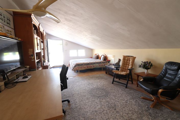 Image No.19-3 Bed Country Property for sale