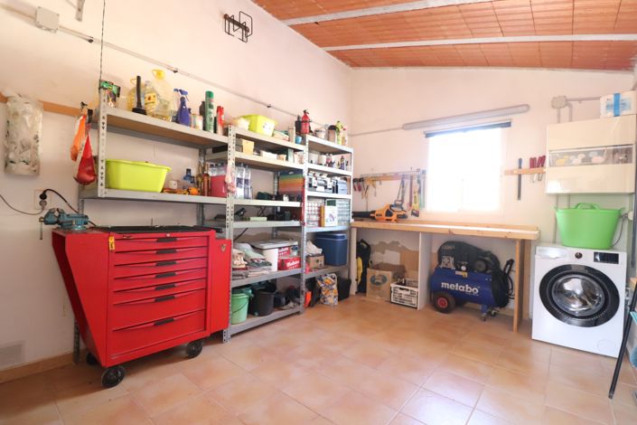 Image No.20-3 Bed Country Property for sale