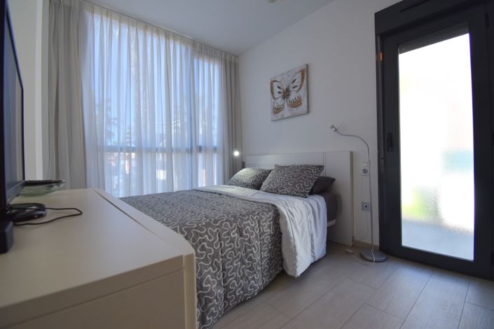 Image No.14-3 Bed Property for sale