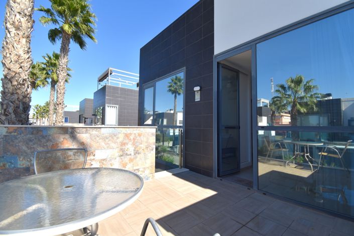 Image No.21-3 Bed Property for sale