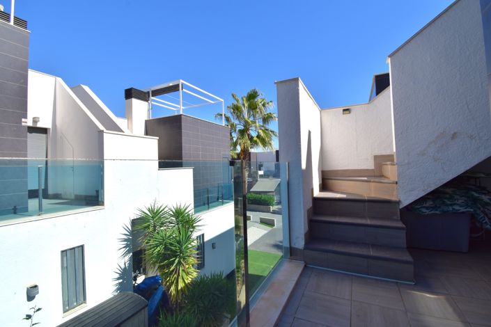 Image No.22-3 Bed Property for sale