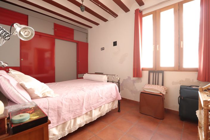 Image No.14-3 Bed Townhouse for sale
