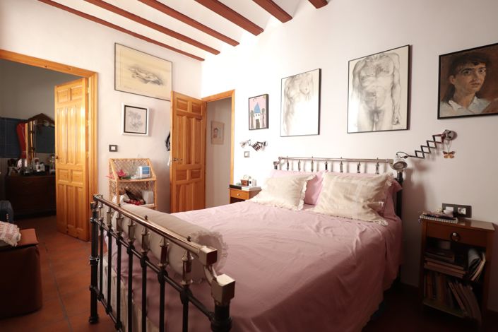 Image No.15-3 Bed Townhouse for sale