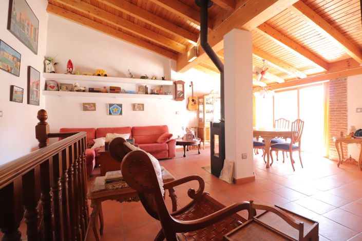 Image No.21-3 Bed Townhouse for sale