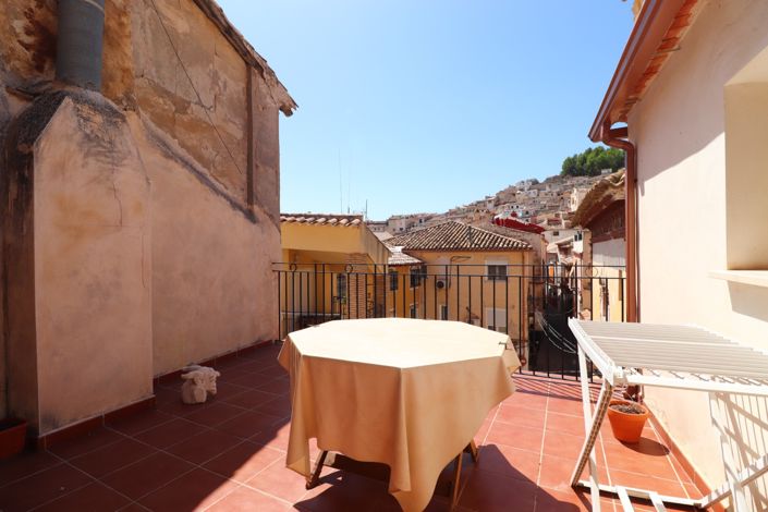 Image No.26-3 Bed Townhouse for sale